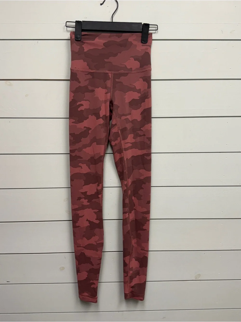 Lululemon wunder train high rise leggings 28” pink camo women’s size 2